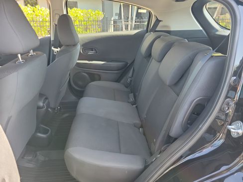 Used 2022 Honda HR-V LX image 17