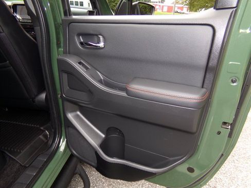 Used 2022 Nissan Frontier PRO-4X AWD/4WD image 43