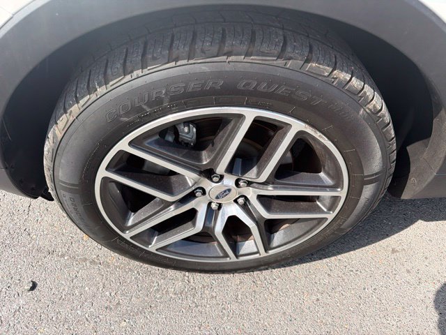 Used 2018 Ford Explorer Limited w/ Equipment Group 301A FWD image 5