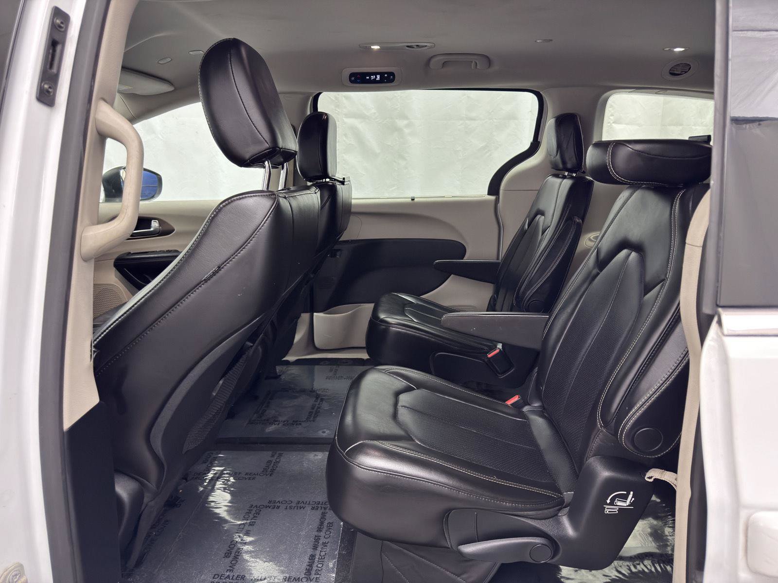 Used 2021 Chrysler Voyager Lxi FWD image 19