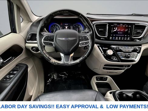 Used 2019 Chrysler Pacifica Touring-L Plus FWD image 8