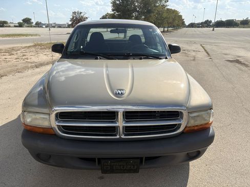 Used 2004 Dodge Dakota 2WD Club Cab w/ Tire & Handling Group image 8
