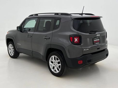 Used 2018 Jeep Renegade Latitude w/ Cold Weather Group image 9