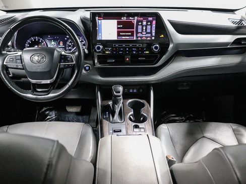 Used 2022 Toyota Highlander Platinum FWD image 14