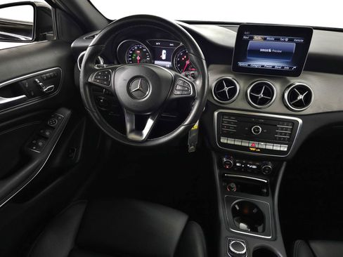 Used 2018 Mercedes-Benz GLA 250 4MATIC image 16