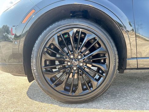 Used 2023 Lincoln Corsair Reserve w/ Equipment Group 202A image 12