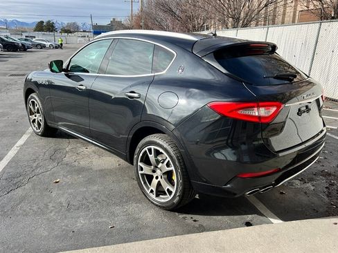 Used 2017 Maserati Levante w/ Luxury Package image 5