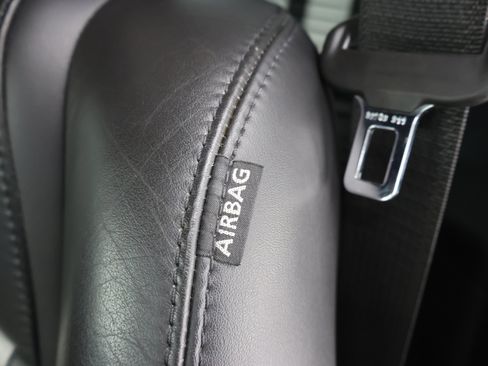 Used 2011 Ford Mustang Shelby GT500 RWD image 39