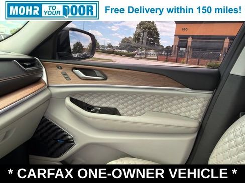 Used 2021 Jeep Grand Cherokee L Summit w/ Luxury Tech Group V AWD/4WD image 27