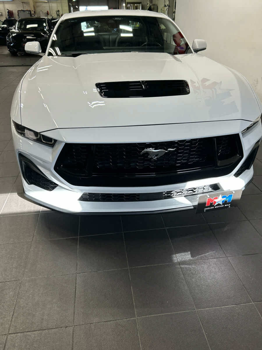 Used 2024 Ford Mustang GT Premium RWD image 3