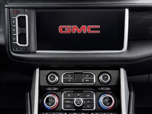 Used 2021 GMC Yukon XL Denali w/ Denali Premium Package AWD/4WD image 14