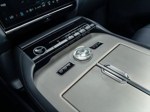 New 2026 Lincoln Navigator Premiere AWD/4WD image 27
