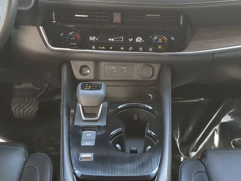 Certified 2024 Nissan Rogue Platinum image 19