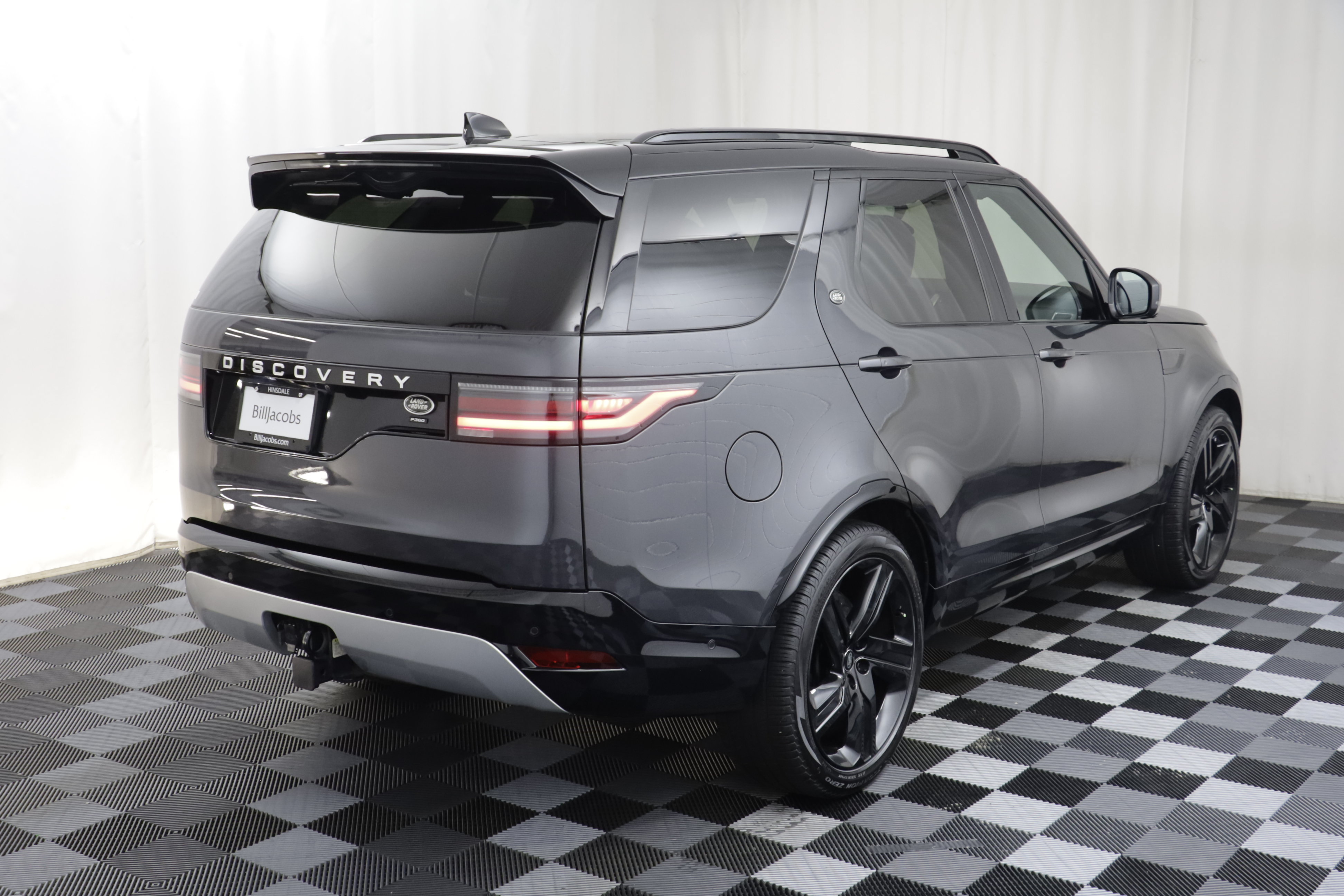Used 2023 Land Rover Discovery Metropolitan Edition AWD/4WD image 19