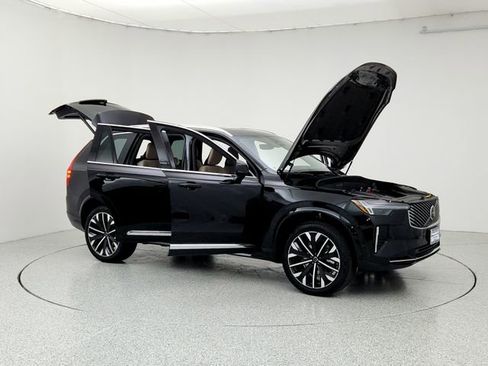 New 2026 Volvo XC90 B5 Plus image 10