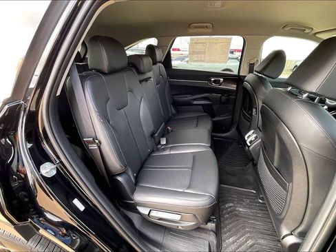 Used 2025 Kia Sorento S AWD/4WD image 27