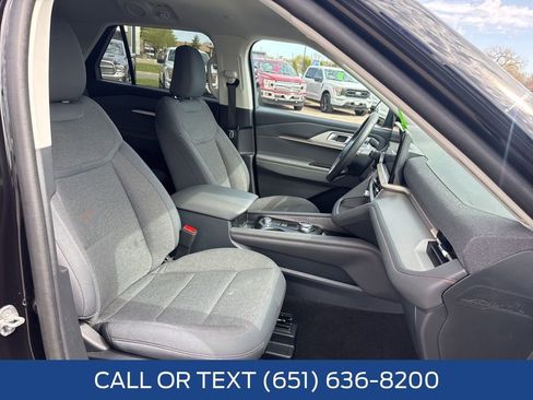 Used 2025 Ford Explorer Active AWD/4WD image 33