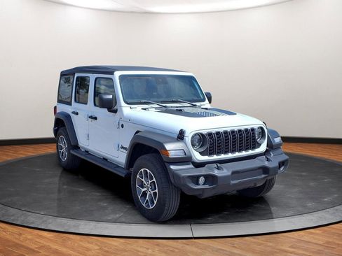 Used 2025 Jeep Wrangler Unlimited Sport AWD/4WD image 23