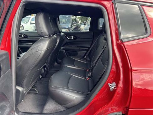 Used 2022 Jeep Compass Limited AWD/4WD image 9