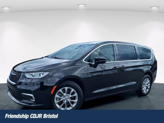 Used 2024 Chrysler Pacifica Touring-L w/ Uconnect Theater Family Group AWD/4WD image 1