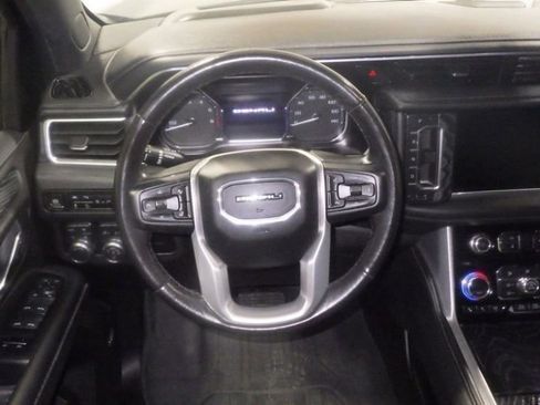 Used 2021 GMC Yukon XL Denali w/ Advanced Technology Package AWD/4WD image 9