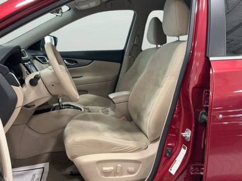 Used 2015 Nissan Rogue SV w/ SV Premium Package FWD image 30