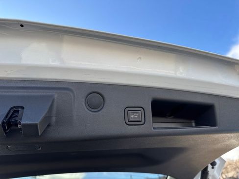 Used 2023 Chevrolet Equinox RS w/ RS Leather Package image 16