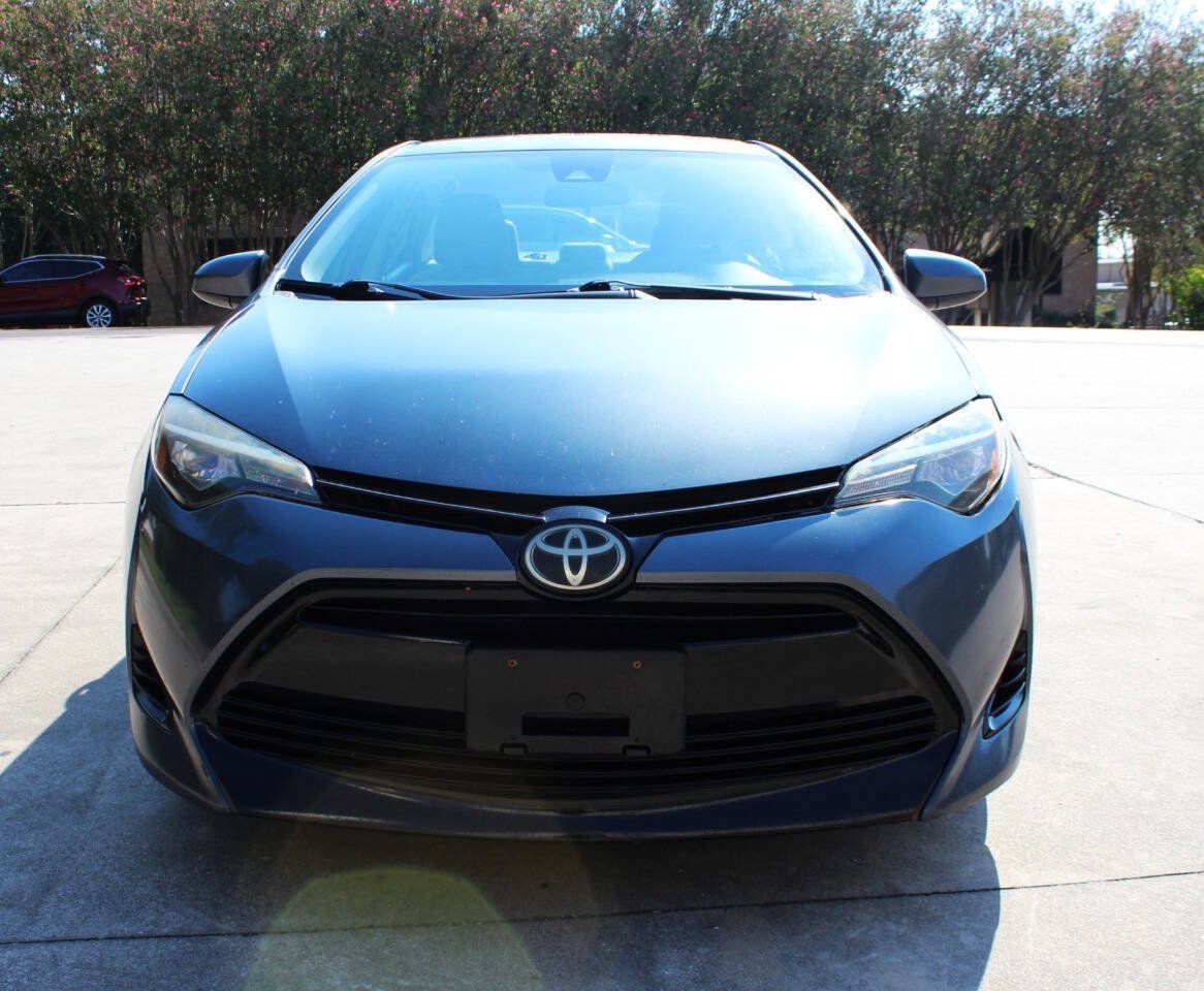 Used 2017 Toyota Corolla LE FWD image 5