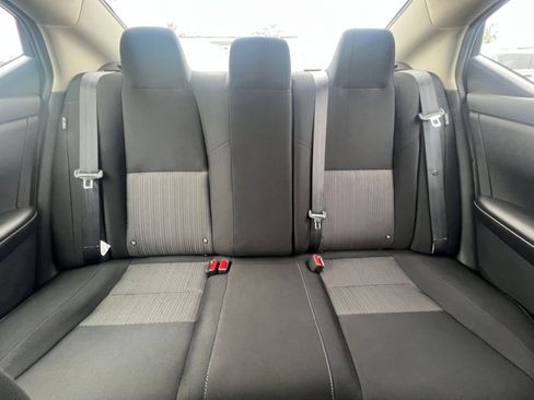 Used 2025 Nissan Sentra SV image 38