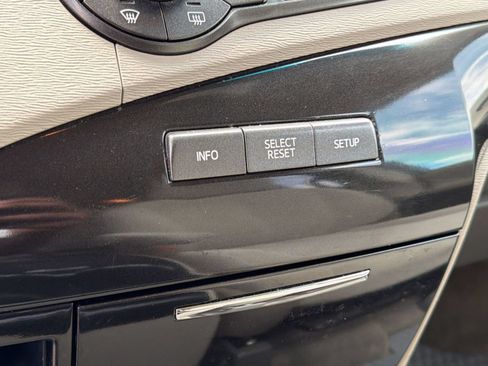 Used 2013 Toyota Sienna LE FWD image 25