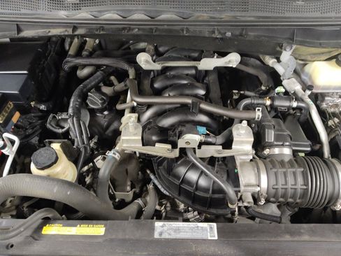 Used 2019 Nissan Titan S AWD/4WD image 30