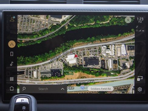 Used 2025 Land Rover Defender 110 V8 image 17