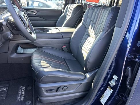 Used 2025 Nissan Armada PRO-4X image 36