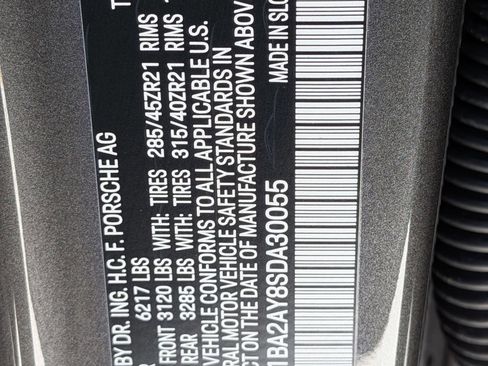 Certified 2025 Porsche Cayenne Coupe AWD/4WD image 28