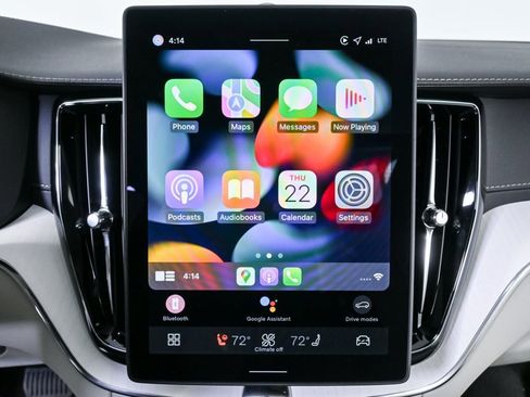 New 2026 Volvo XC60 B5 Ultra w/ Climate Package image 16