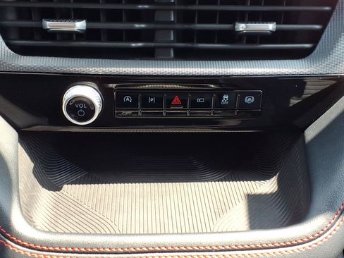 Used 2025 Ford Explorer ST-Line AWD/4WD image 19