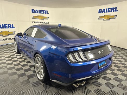 Used 2022 Ford Mustang GT RWD image 3