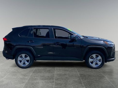 Used 2024 Toyota RAV4 LE AWD/4WD image 6