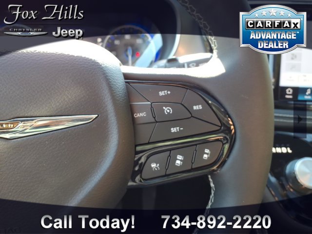 Certified 2025 Chrysler Pacifica Limited w/ Uconnect Theater Family Group FWD image 22