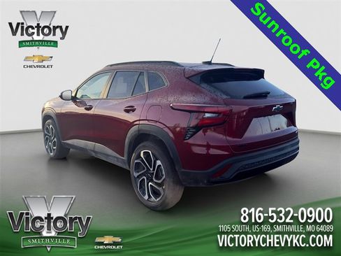 Used 2025 Chevrolet Trax RS w/ Sunroof Package image 4