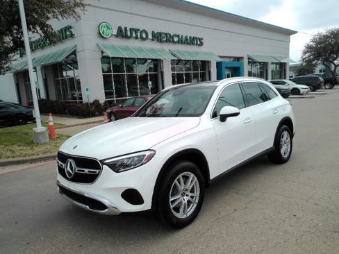 Used 2024 Mercedes-Benz GLC 300 SUV image 1