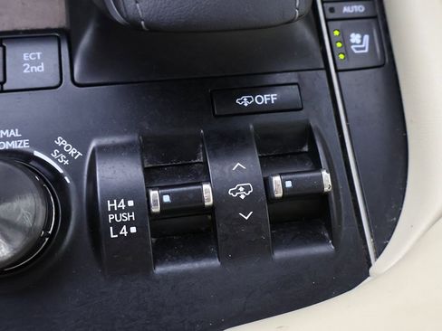 Used 2016 Lexus LX 570 4WD image 61