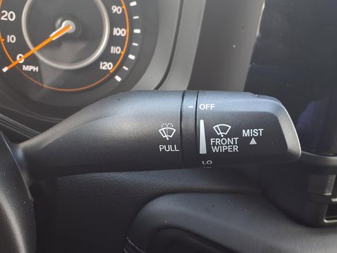 Used 2025 Jeep Gladiator Sport image 16