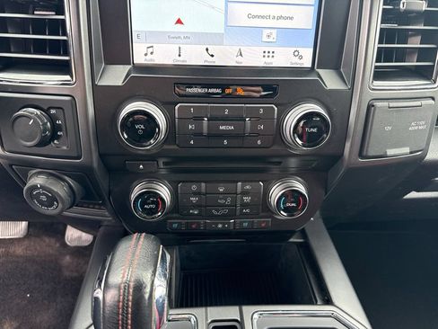 Used 2017 Ford F150 Lariat w/ Equipment Group 502A Luxury AWD/4WD image 19