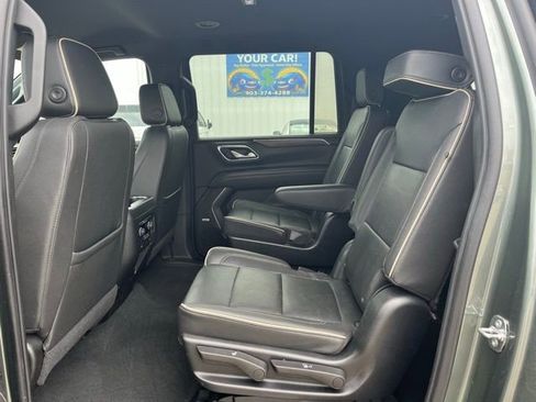 Used 2023 Chevrolet Suburban Premier image 11