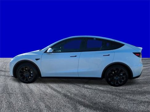 Used 2021 Tesla Model Y Long Range image 7