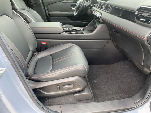 Certified 2024 Honda Pilot TrailSport image 32