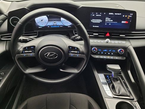 Used 2023 Hyundai Elantra SEL w/ Convenience Package FWD image 22