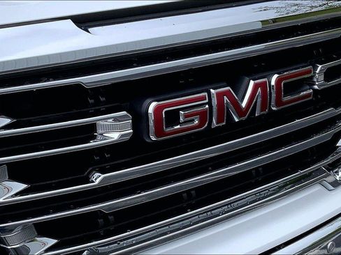 Used 2022 GMC Sierra 1500 SLT w/ SLT Premium Plus Package AWD/4WD image 29