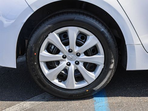 Used 2024 Toyota Corolla LE FWD image 28